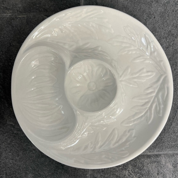 California Pottery White Artichoke Plates 352 Set of 2 - Picture 2 of 8